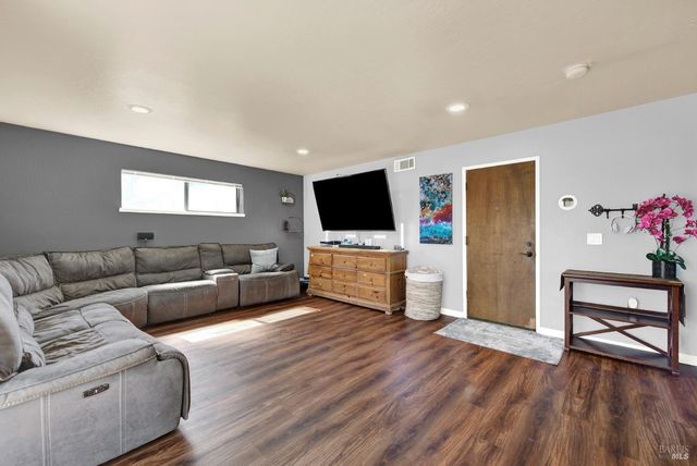 1424 Mckinley St, Fairfield, CA 94533