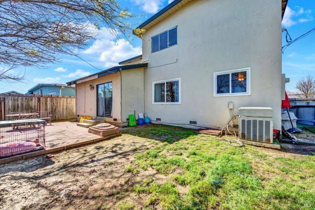 1424 Mckinley St, Fairfield, CA 94533