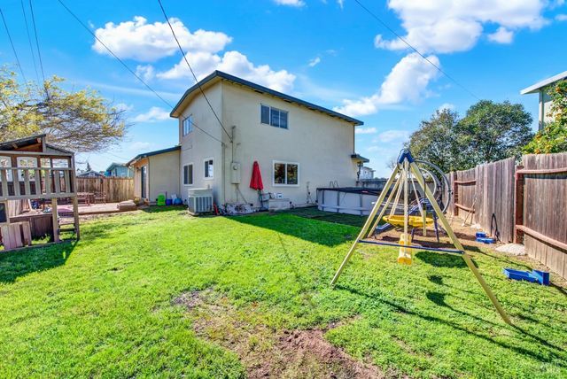 1424 Mckinley St, Fairfield, CA 94533