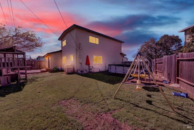 1424 Mckinley St, Fairfield, CA 94533