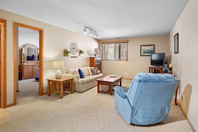 6920 42nd Avenue N, Crystal, MN 55427