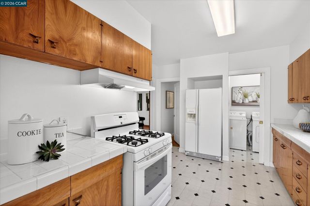 714 Arbor Dr, San Leandro, CA 94577
