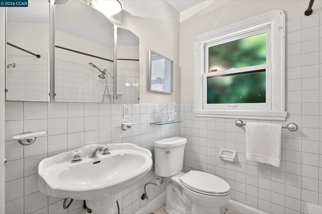 714 Arbor Dr, San Leandro, CA 94577