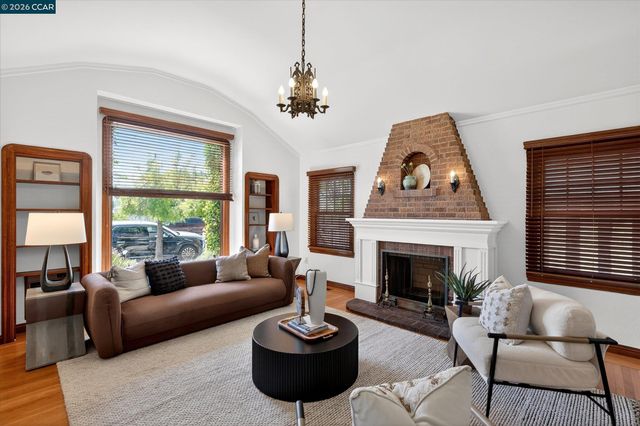714 Arbor Dr, San Leandro, CA 94577