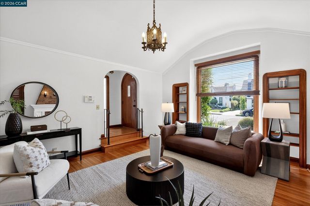 714 Arbor Dr, San Leandro, CA 94577