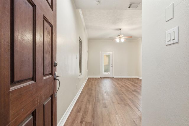 901 Mckinney Park Lane, Houston, TX 77003