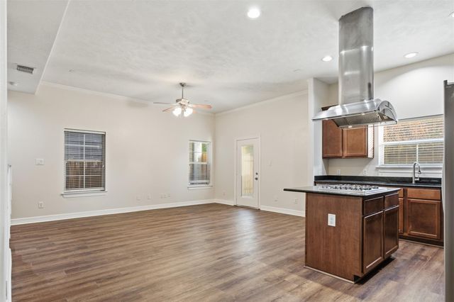 901 Mckinney Park Lane, Houston, TX 77003