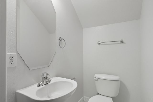 901 Mckinney Park Lane, Houston, TX 77003