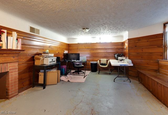16612 Glendale Avenue, Cleveland, OH 44128