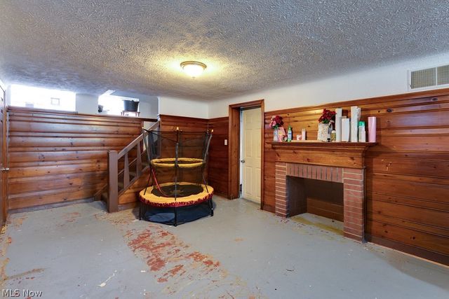 16612 Glendale Avenue, Cleveland, OH 44128
