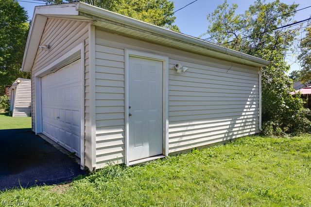 16612 Glendale Avenue, Cleveland, OH 44128