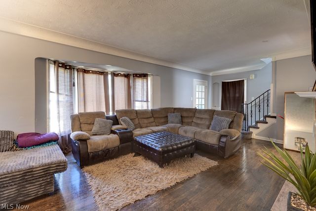 16612 Glendale Avenue, Cleveland, OH 44128