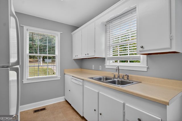 224 Beechwood Circle, Lagrange, GA 30240