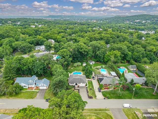 66 Robert Street, North Haledon, NJ 07508