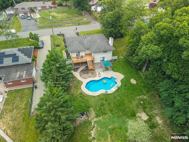 66 Robert Street, North Haledon, NJ 07508