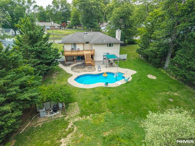 66 Robert Street, North Haledon, NJ 07508