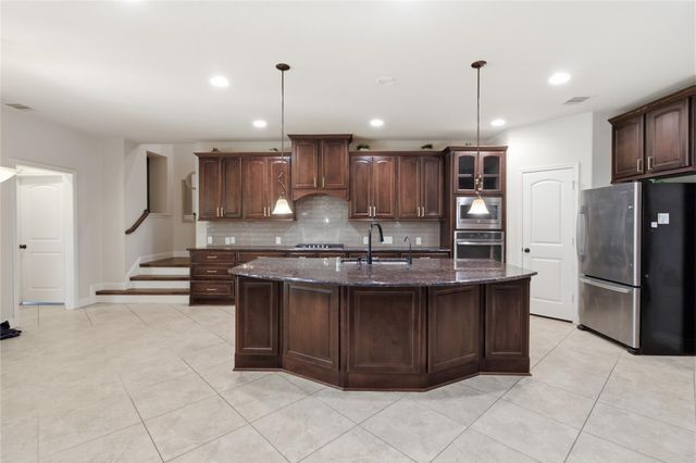 2405 Barton Shores Drive, Pearland, TX 77584