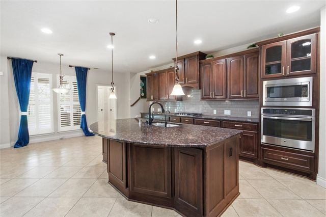 2405 Barton Shores Drive, Pearland, TX 77584