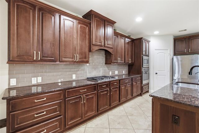 2405 Barton Shores Drive, Pearland, TX 77584