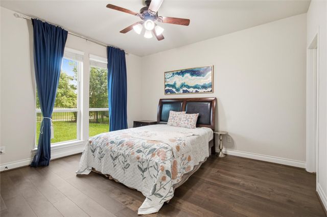 2405 Barton Shores Drive, Pearland, TX 77584