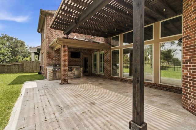 2405 Barton Shores Drive, Pearland, TX 77584