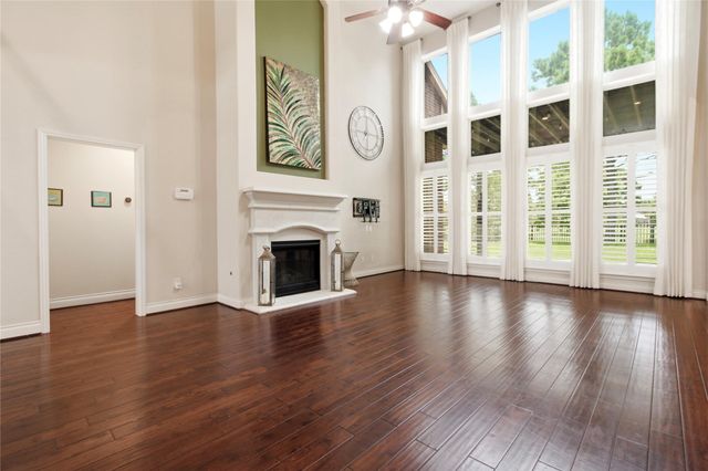 2405 Barton Shores Drive, Pearland, TX 77584