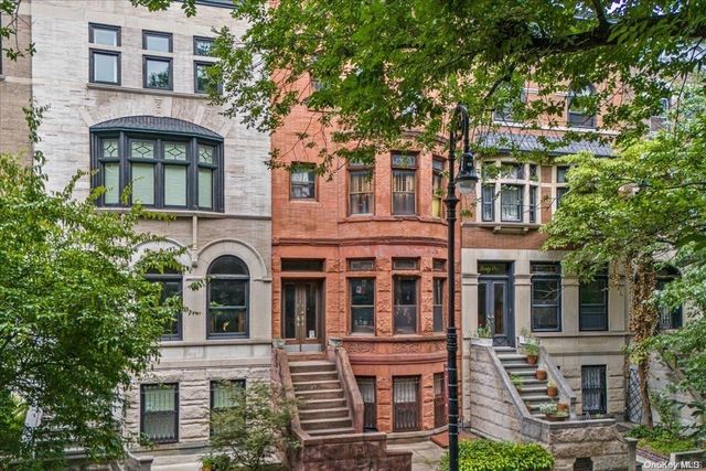 59 Midwood Street, Brooklyn, NY 11225