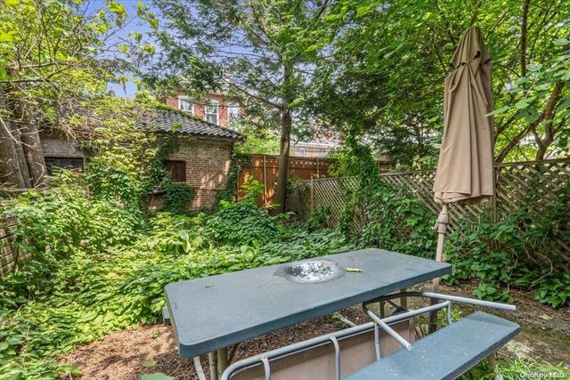 59 Midwood Street, Brooklyn, NY 11225