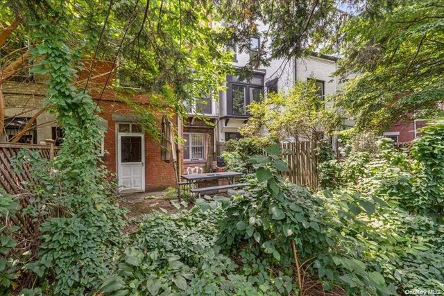59 Midwood Street, Brooklyn, NY 11225