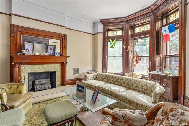 59 Midwood Street, Brooklyn, NY 11225