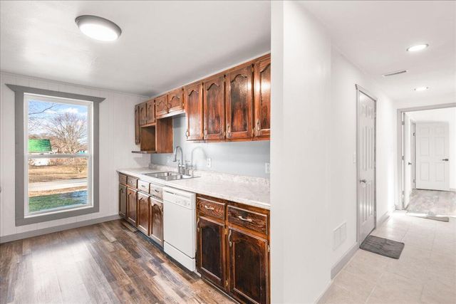 11 M J B Drive, London, KY 40744