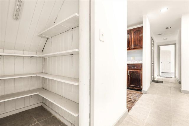 11 M J B Drive, London, KY 40744