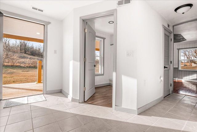 11 M J B Drive, London, KY 40744