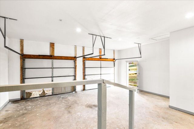 11 M J B Drive, London, KY 40744