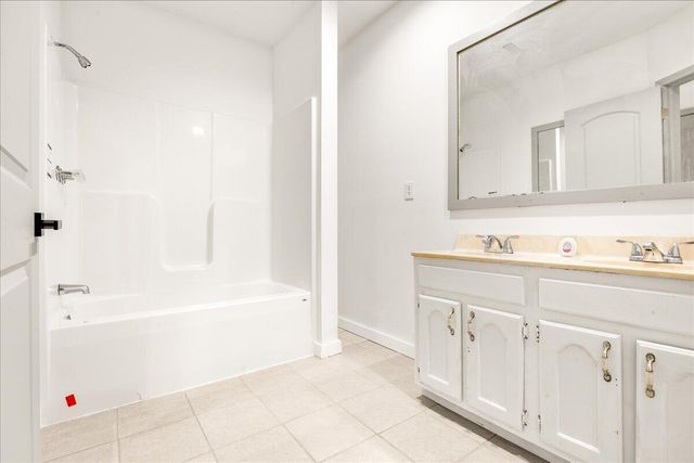 11 M J B Drive, London, KY 40744