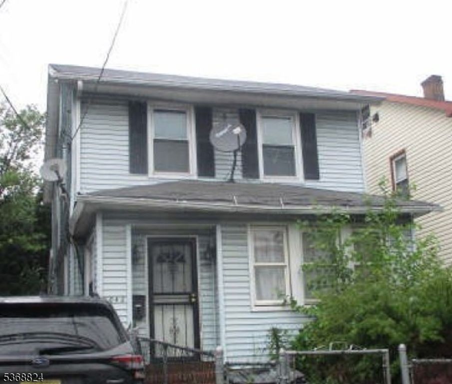 1042 18Th Ave, Newark City, NJ 07106