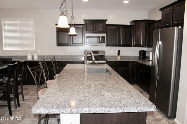 2430 E HAZELTINE Way, Gilbert, AZ 85298