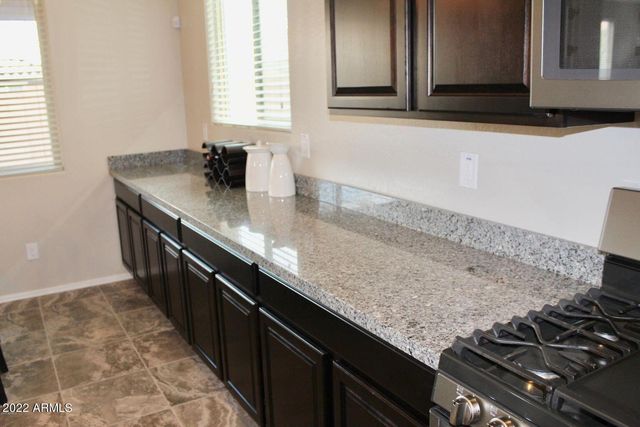 2430 E HAZELTINE Way, Gilbert, AZ 85298