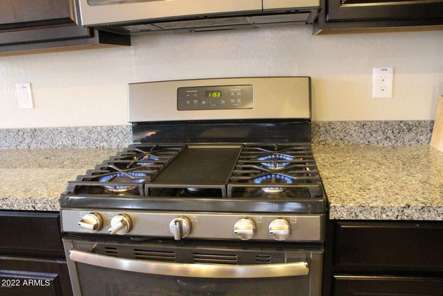 2430 E HAZELTINE Way, Gilbert, AZ 85298