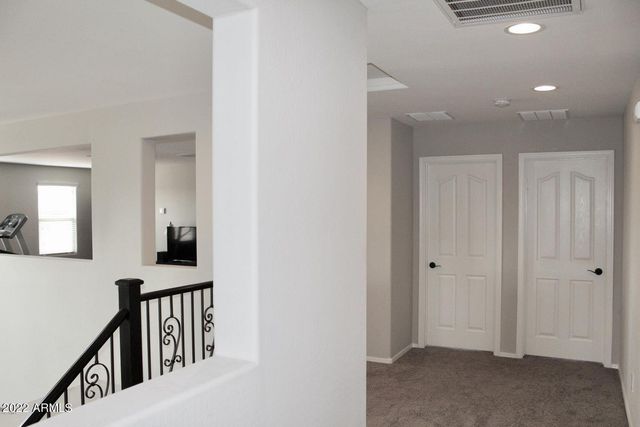 2430 E HAZELTINE Way, Gilbert, AZ 85298