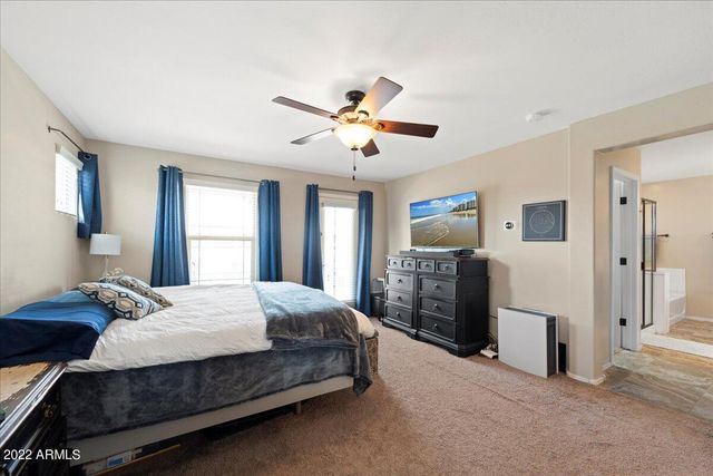 2430 E HAZELTINE Way, Gilbert, AZ 85298