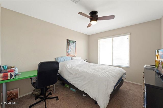 2430 E HAZELTINE Way, Gilbert, AZ 85298