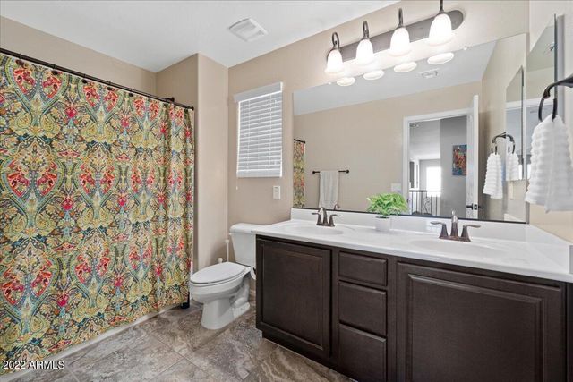 2430 E HAZELTINE Way, Gilbert, AZ 85298