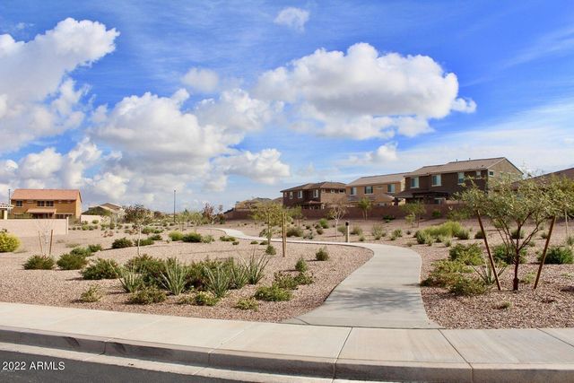 2430 E HAZELTINE Way, Gilbert, AZ 85298