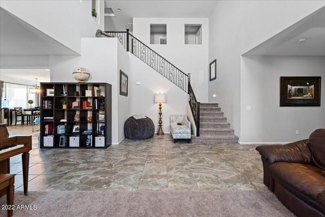 2430 E HAZELTINE Way, Gilbert, AZ 85298