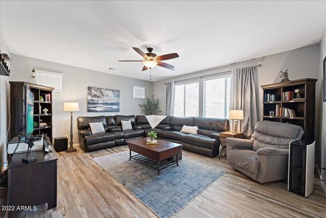 2430 E HAZELTINE Way, Gilbert, AZ 85298