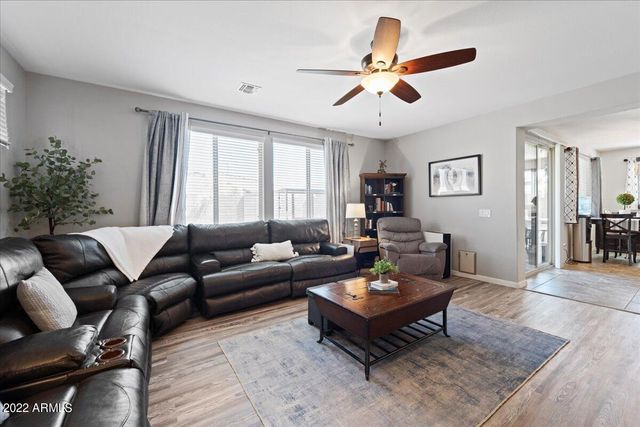 2430 E HAZELTINE Way, Gilbert, AZ 85298