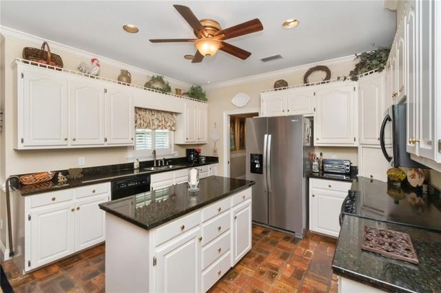 2875 Briarfield Lane, Mobile, AL 36693