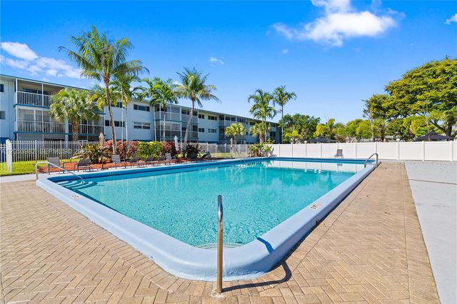1000 Hillcrest Ct 214, Hollywood, FL 33021