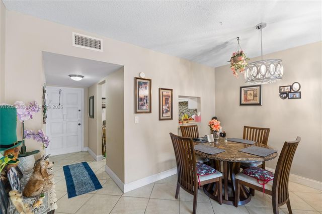 1000 Hillcrest Ct 214, Hollywood, FL 33021
